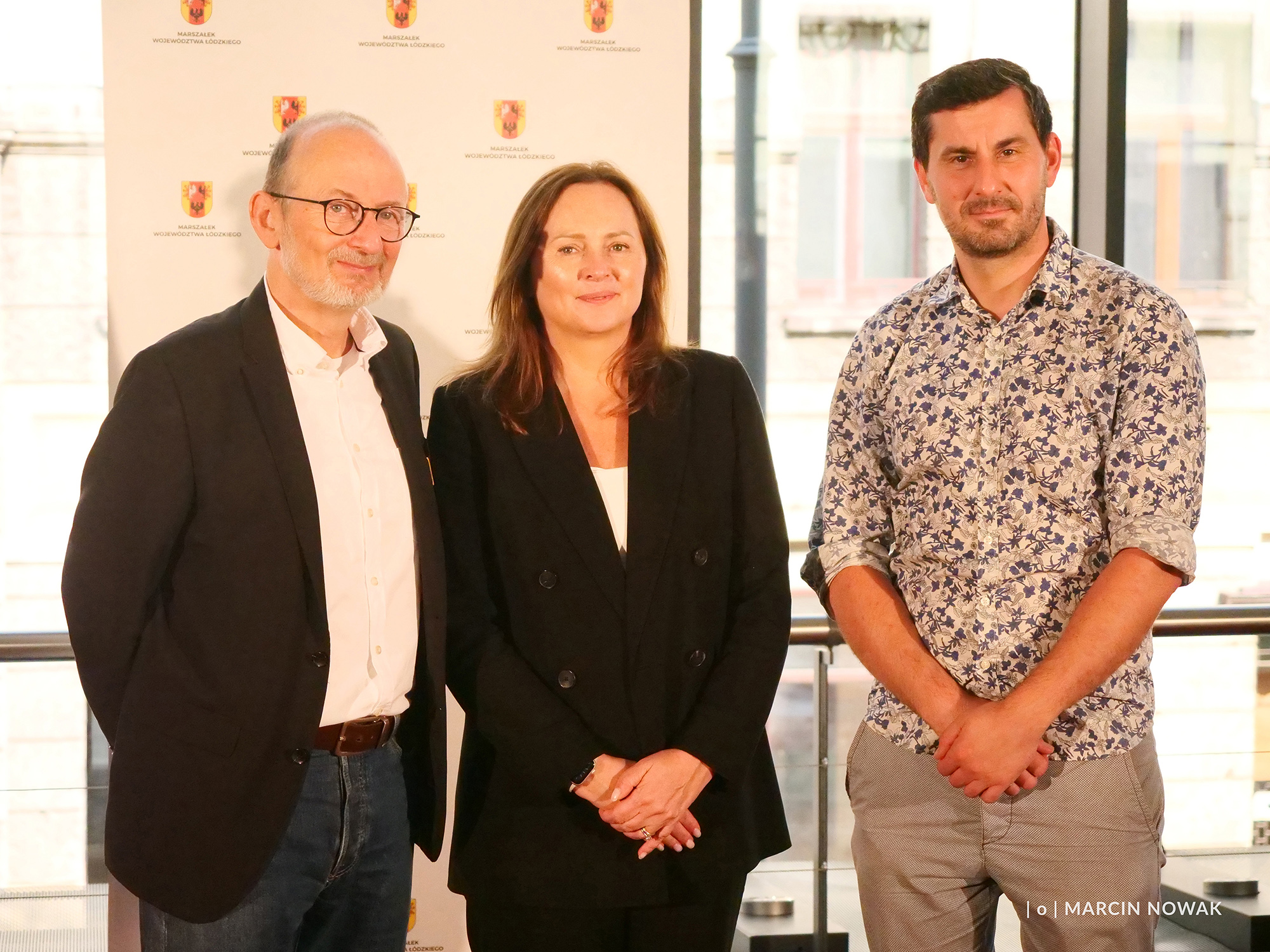 Konferencja prasowa inaugurująca nowy sezon Teatru Jaracza. Na zdjęciu od lewej: Paweł Łysak (dyrektor Teatr Jaracza w Łodzi), Joanna Skrzydlewska (Marszałek WOjewództwa Łódzkiego), Paweł Sztarbowski (kierownik Działu Literackiego Teatru Jaracza w Łodzi)