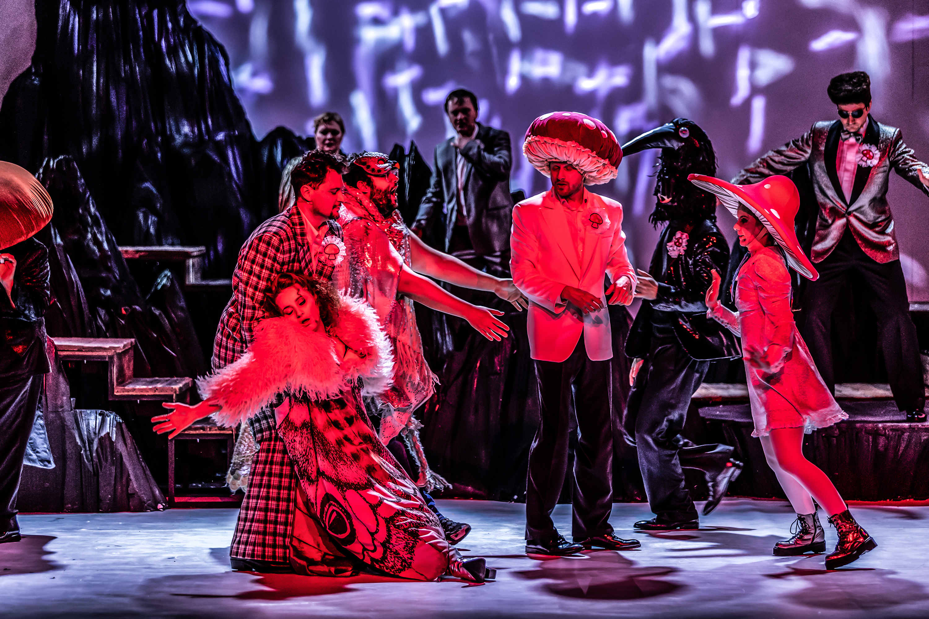 scena zbiorowa, „Prowadź swój pług przez kości umarłych”, fot. Natalia Kabanow