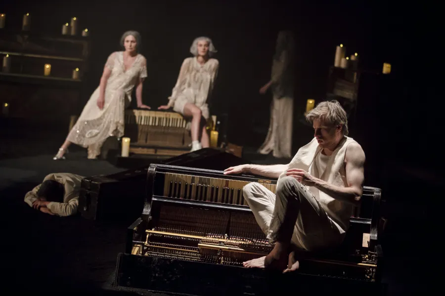 Monika Badowska, Natalia Klepacka, Paweł Paczesny, fot. Krzysztof Bieliński