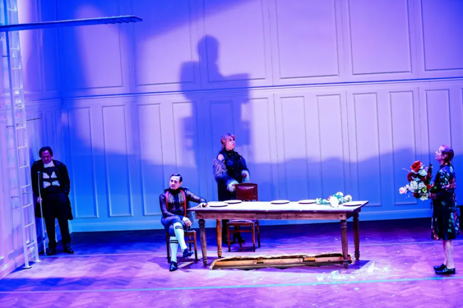 zdjęcie ze spektaklu Plac bohaterów, fot. Krzysztof Bieliński