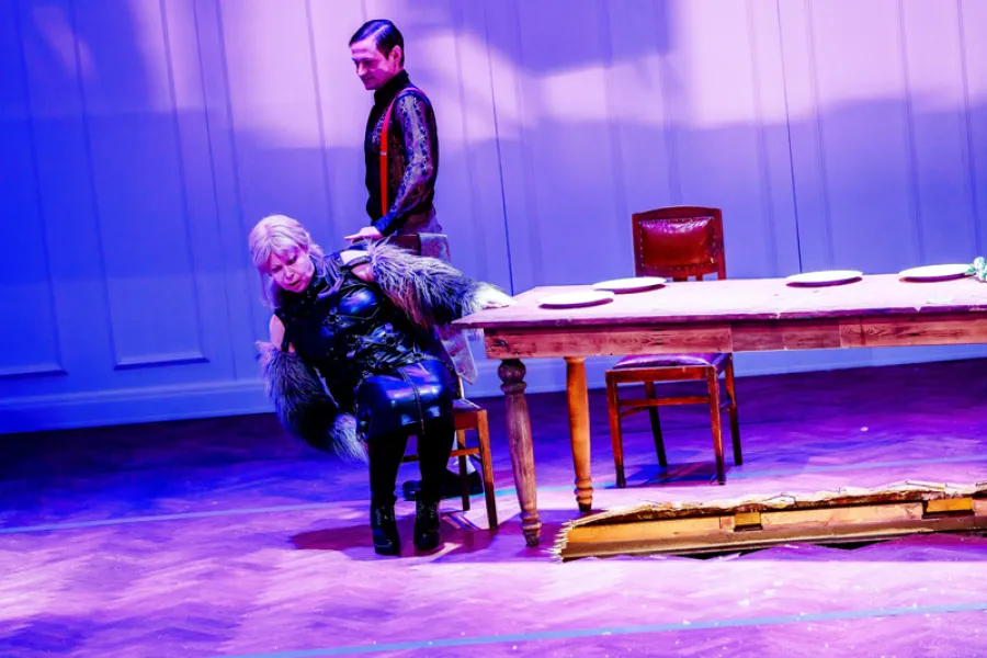 zdjęcie ze spektaklu Plac bohaterów, fot. Krzysztof Bieliński