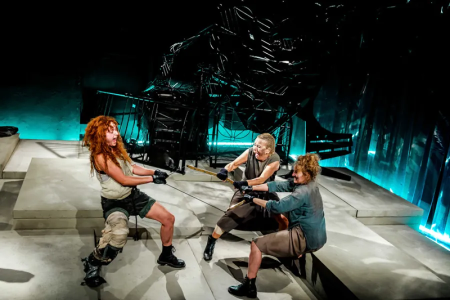 zdjęcie ze spektaklu Filoktet, fot. Krzysztof Bieliński