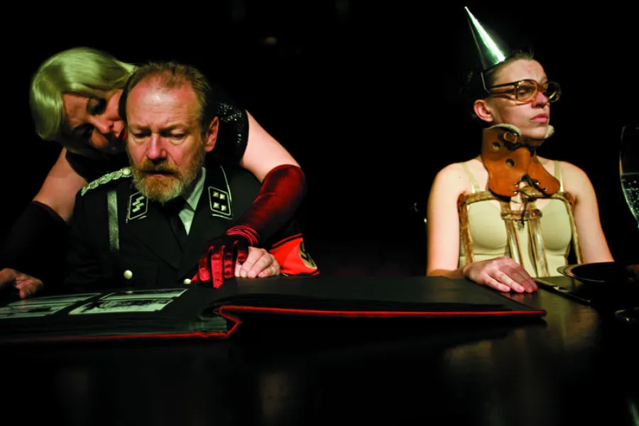 zdjęcie ze spektaklu Przed odejściem w stan spoczynku, fot. Ryszard Warcholiński 