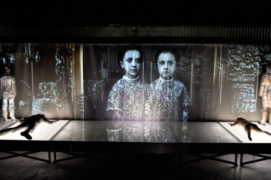 zdjęcie ze spektaklu Otchłań, fot. Mariusz Grzegorzek