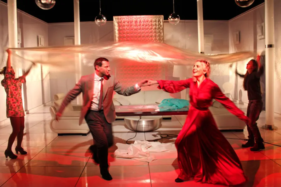 zdjęcie ze spektaklu Posprzątane, fot. Mariusz Grzegorzek