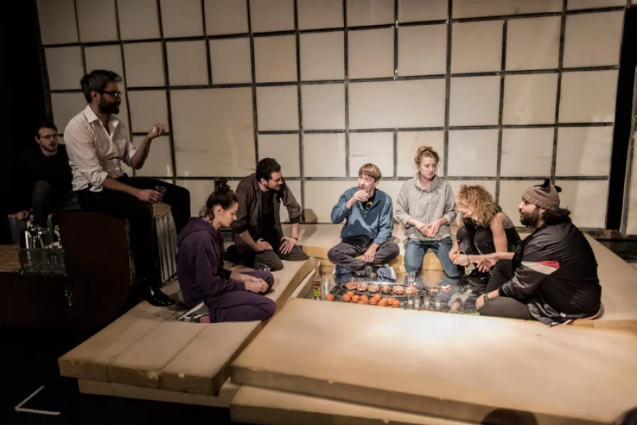 zdjęcie ze spektaklu Idioci, fot. Greg Noo-Wak 