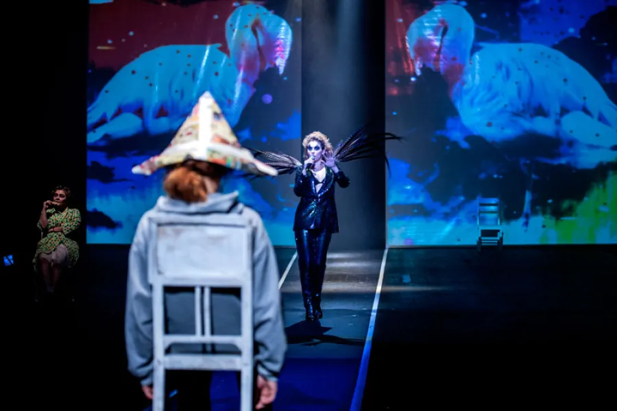 zdjęcie ze spektaklu Iwona, ksieżniczka Burgunda, fot. zdjęcie ze spektaklu Idioci, fot. Greg Noo-Wak 