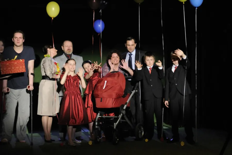 zdjęcie ze spektaklu Kotka na rozpalonym blaszanym dachu, fot. Greg Noo-Wak 