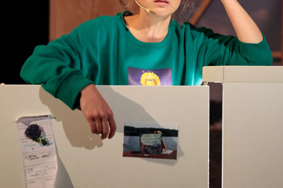 zdjęcie do spektaklu Listy na (nie)wyczerpanym papierze, fot. Andrzej Wencel