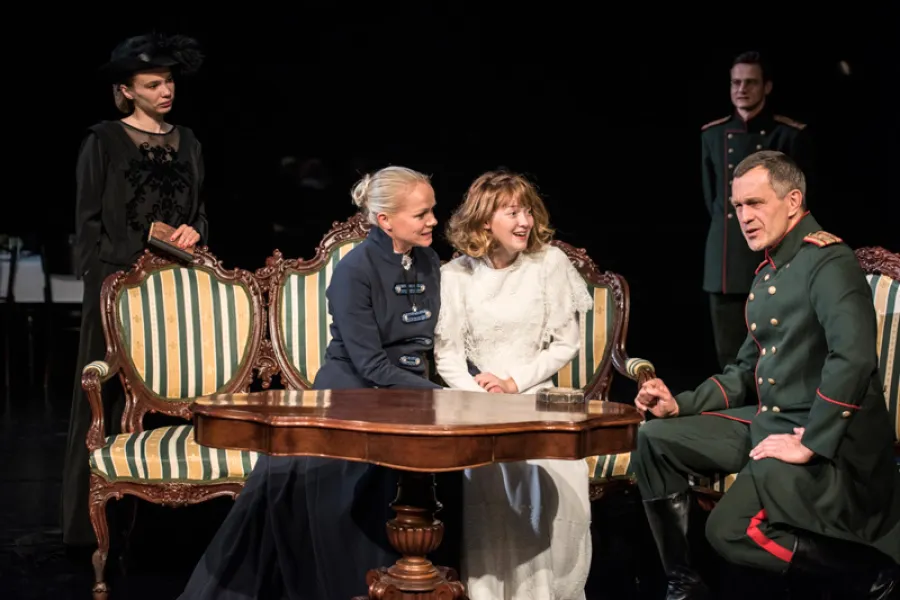 zdjęcie do spektaklu Trzy siostry, fot. Greg Noo-Wak 