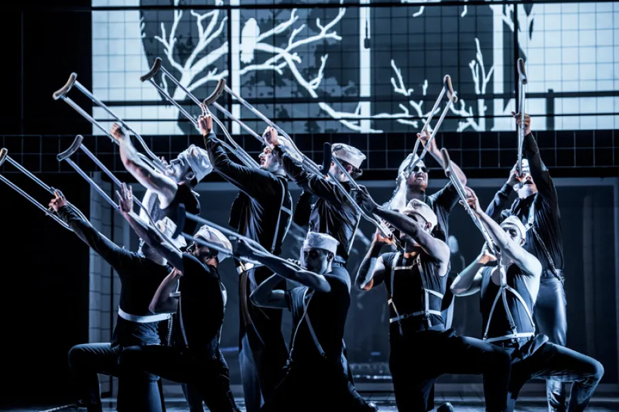 zdjęcie ze spektaklu Opera za trzy grosze, fot. Greg Noo-Wak 