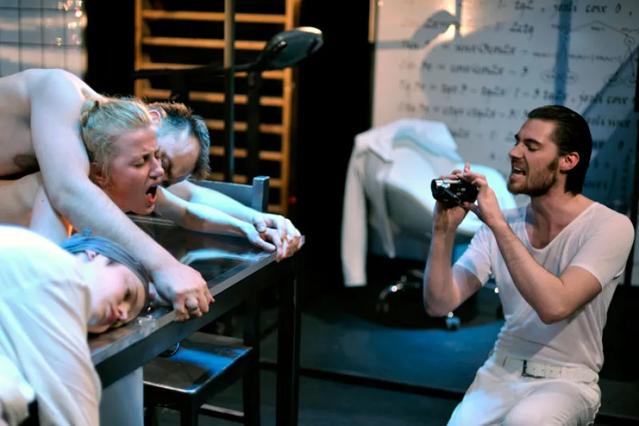 zdjęcie do spektaklu Instynkt gry, fot. Greg Noo-Wak 