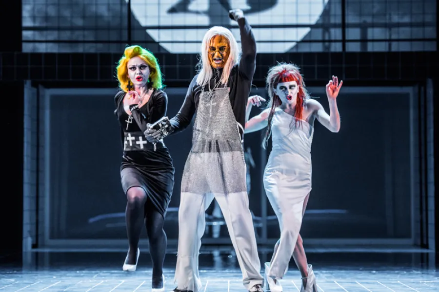zdjęcie ze spektaklu Opera za trzy grosze, fot. Greg Noo-Wak 