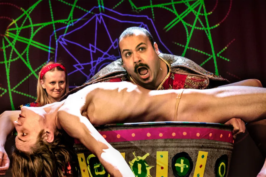 zdjęcie ze spektaklu Dzieci widzą duchy, fot. Mariusz Grzegorzek