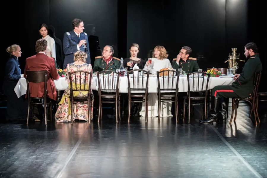 zdjęcie do spektaklu Trzy siostry, fot. Greg Noo-Wak 