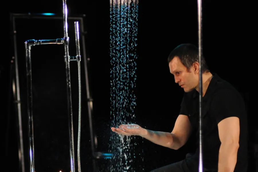 zdjęcie ze spektaklu Rowerzyści, fot. Greg Noo-Wak 