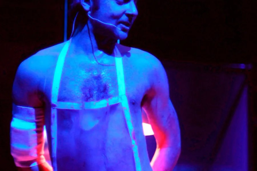 zdjęcie ze spektaklu Toporem w serce, fot. Greg Noo-Wak 