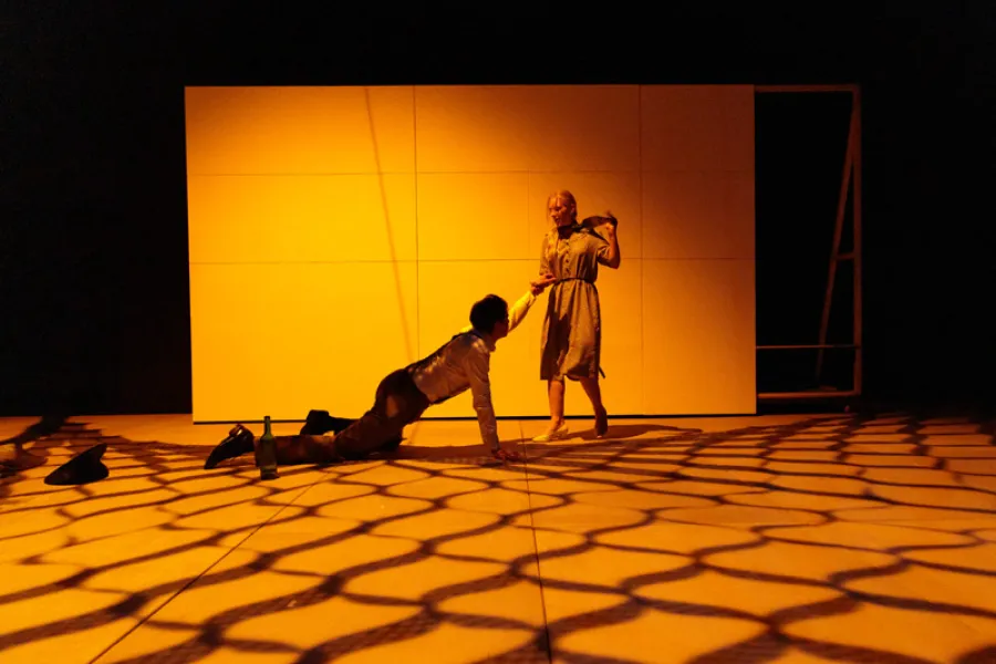 zdjęcie do spektaklu Listy na (nie)wyczerpanym papierze, fot. Andrzej Wencel