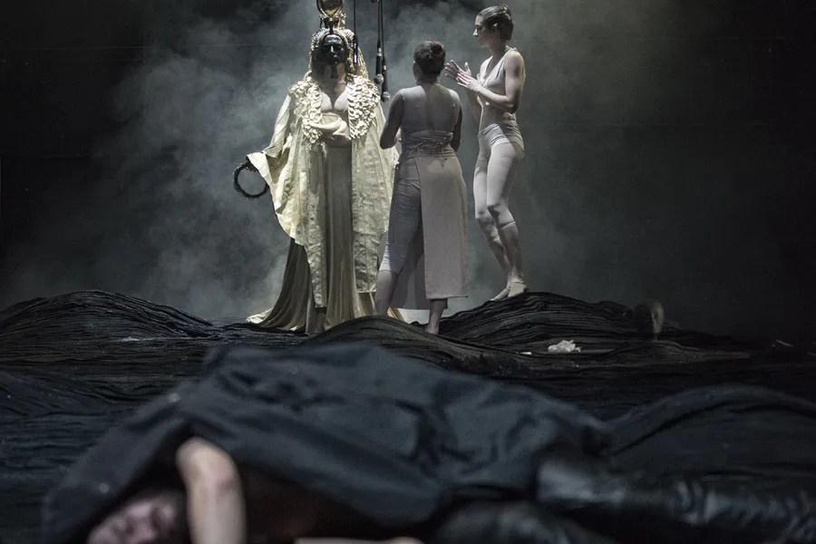 scena zbiorowa, fot. Magda Hueckel