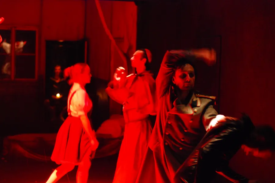 zdjęcie ze spektaklu Balkon, fot. Greg Noo-Wak