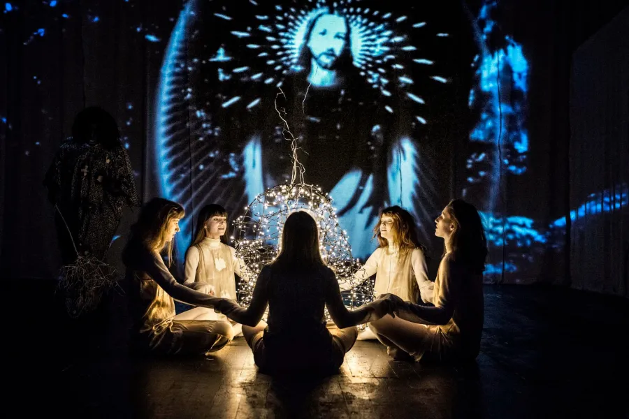 zdjęcie ze spektaklu Czarownice z Salem, fot. Magda Hueckel 