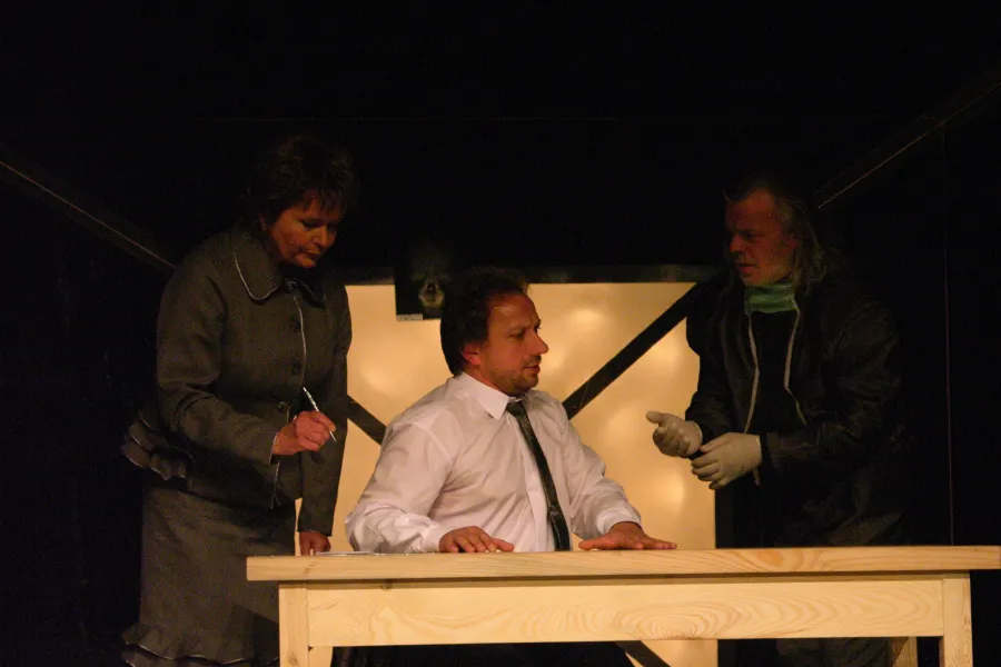 zdjęcie ze spektaklu Brzydal, fot. Ryszard Warcholiński