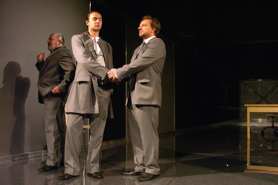 zdjęcie ze spektaklu Brzydal, fot. Ryszard Warcholiński