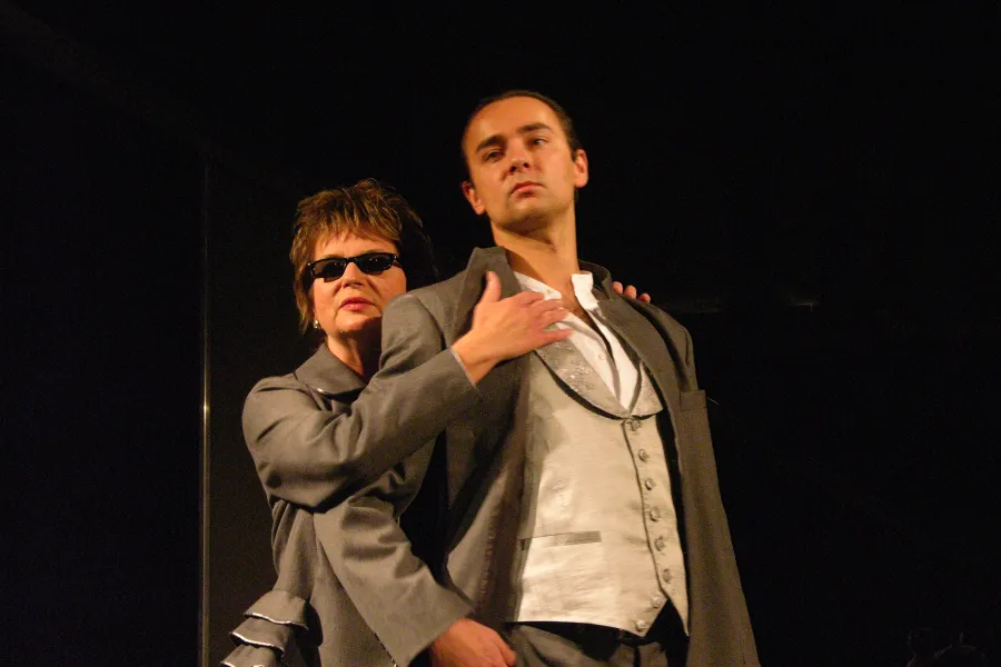 zdjęcie ze spektaklu Brzydal, fot. Ryszard Warcholiński