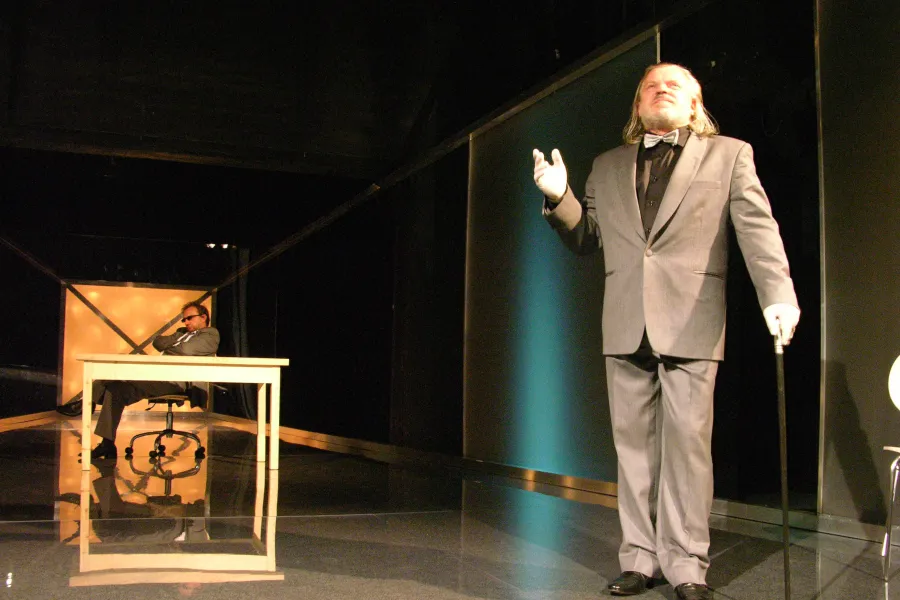 zdjęcie ze spektaklu Brzydal, fot. Ryszard Warcholiński