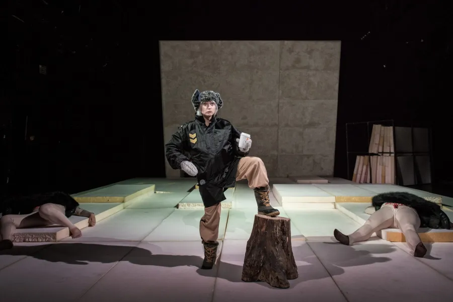 zdjęcie ze spektaklu Bang Bang, fot. Magda Hueckel 