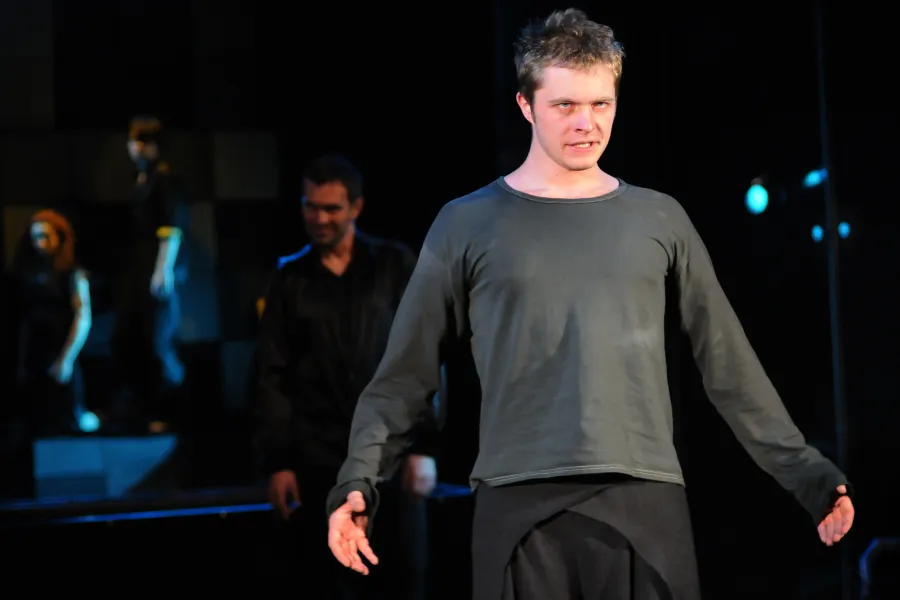 zdjęcie ze spektaklu Bramy raju, fot. Greg Noo-Wak