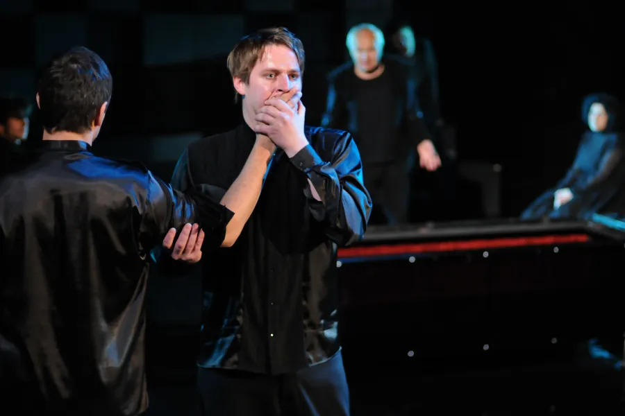 zdjęcie ze spektaklu Bramy raju, fot. Greg Noo-Wak