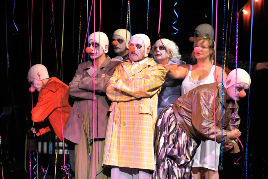 zdjęcie ze spektaklu Jajo węża, fot. Greg Noo-Wak 