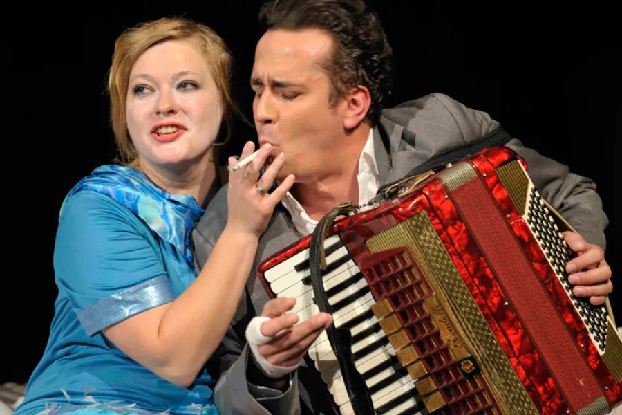 zdjęcie ze spektaklu Jajo węża, fot. Greg Noo-Wak 