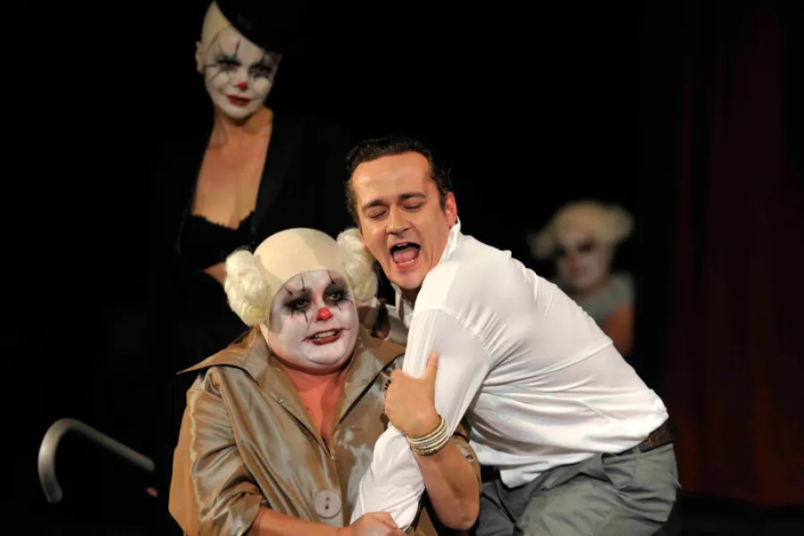 zdjęcie ze spektaklu Jajo węża, fot. Greg Noo-Wak 