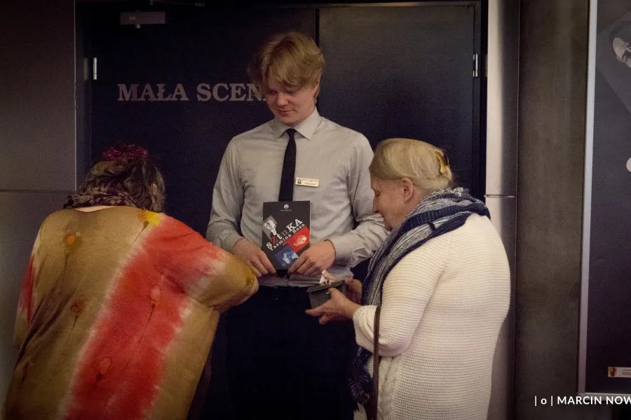 Sztuka - premiera; fot. Marcin Nowak