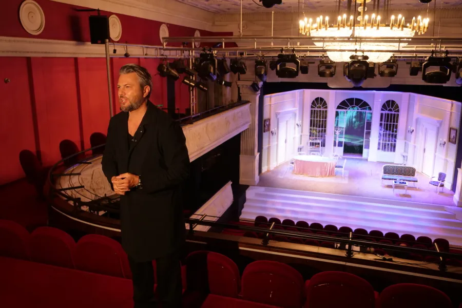 próba medialna spektaklu „Świętoszek", na zdjęciu: Olivier Janiak, fot. Alicja Miśkiewicz