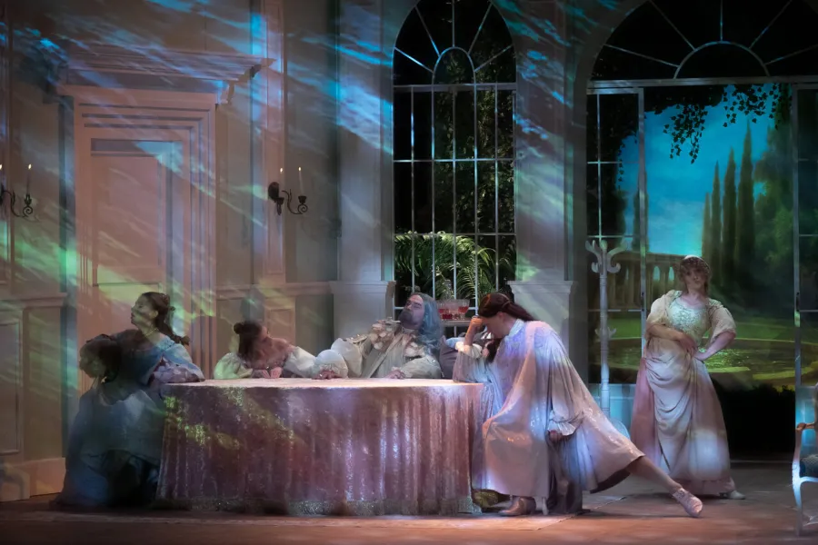 „Świętoszek", scena zbiorowa, fot. Mikołaj Pływacz