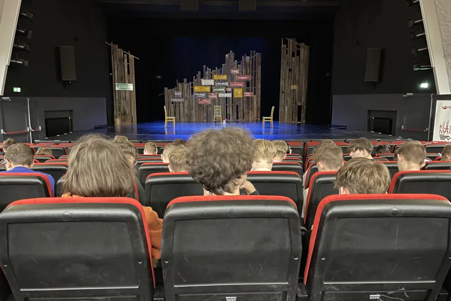 spektakl „Gwałtu, co się dzieje", Wojewódzkie Jaracza Wędrówki w Radomsku