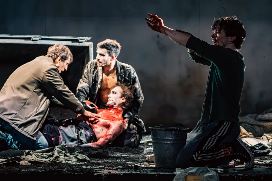 na pierwszy planie po prawej Kacper Męcka (gościnnie), z tyłu od lewej Sambor Czarnota, Mateusz Czwartosz, Krzysztof Wach, fot. HaWa